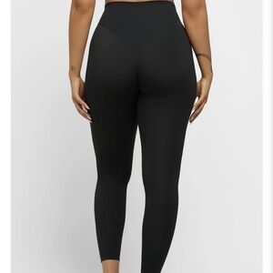 Black High-Waisted Seamless Leggings